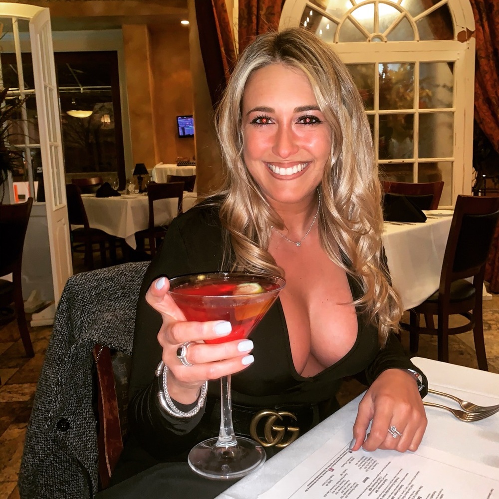 Meet your Posher, Alexandra